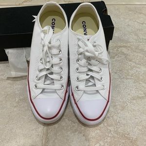 Converse All Star -Optical White Size 7 women’s (mens 5). Only worn once.